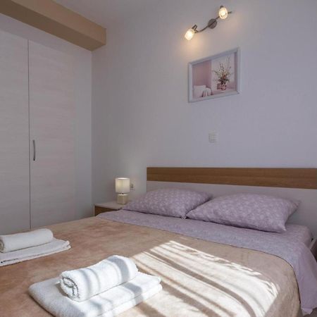 1 Bedroom Lovely Apartment In Komarna Klek Bagian luar foto